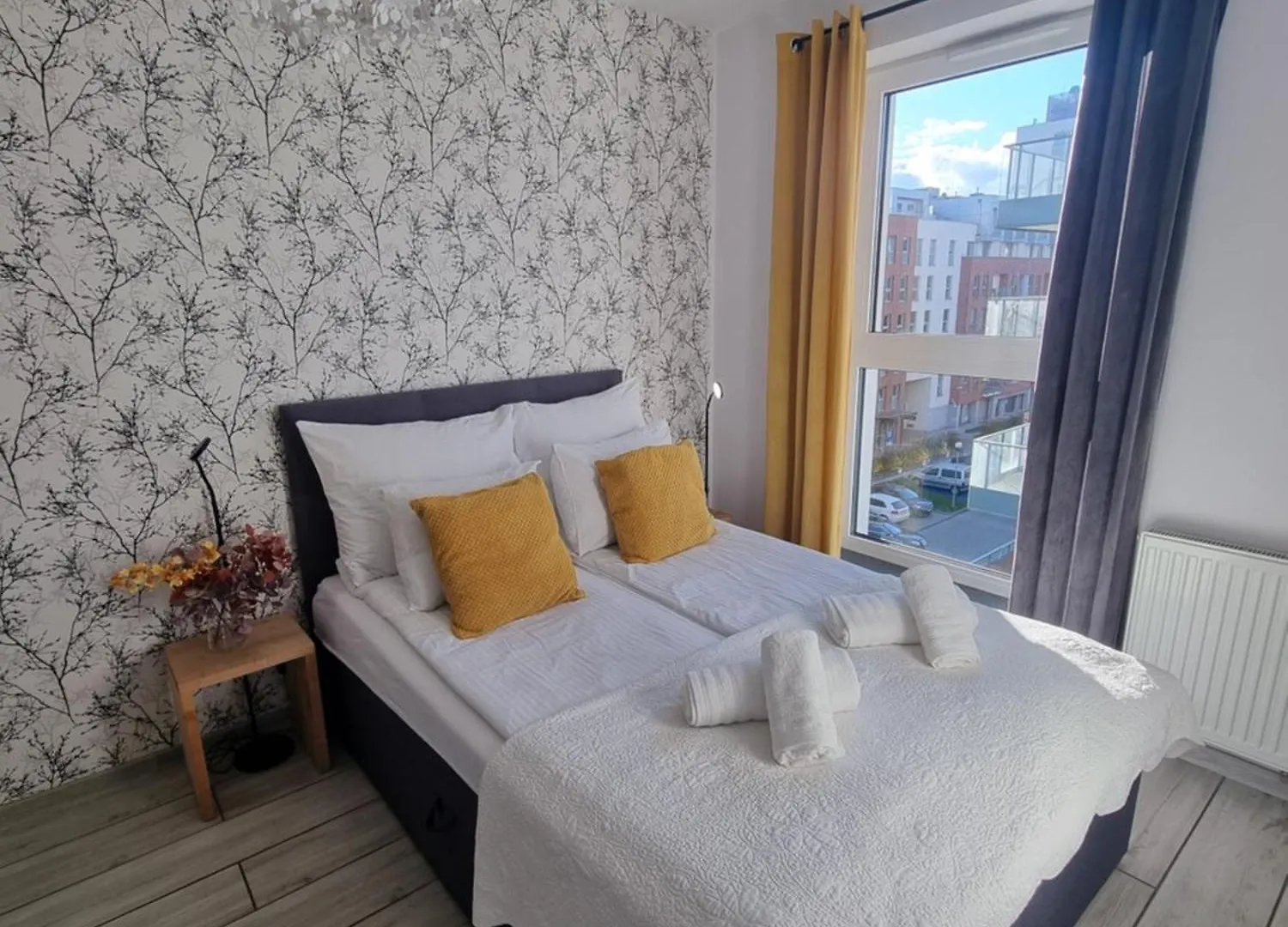 Old Town Yellow Apartment Gdansk
