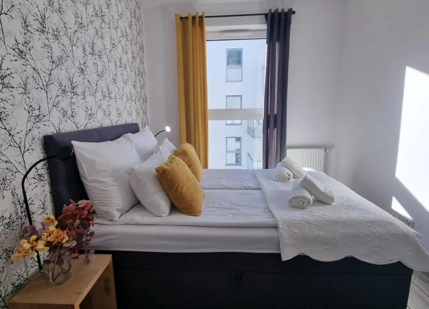 Old Town Yellow Apartment Gdansk