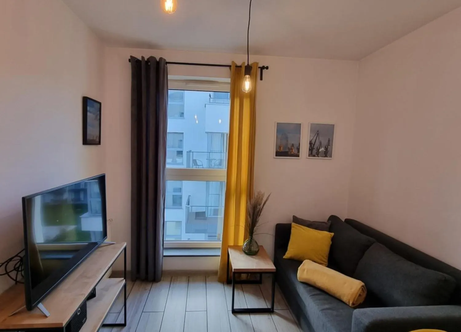 Old Town Yellow Apartment Gdansk Poland