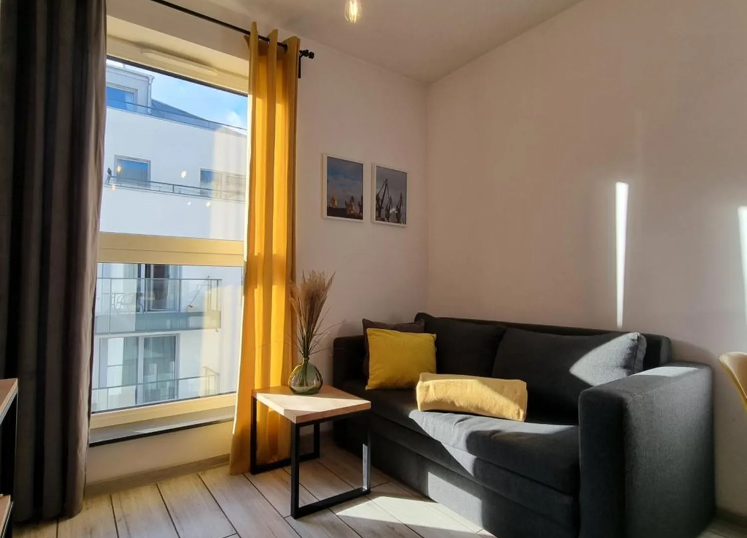 Old Town Yellow Apartment Gdansk Poland